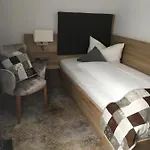 Stadt-gut-hotels - Kleine Maison d'hôtes 3*